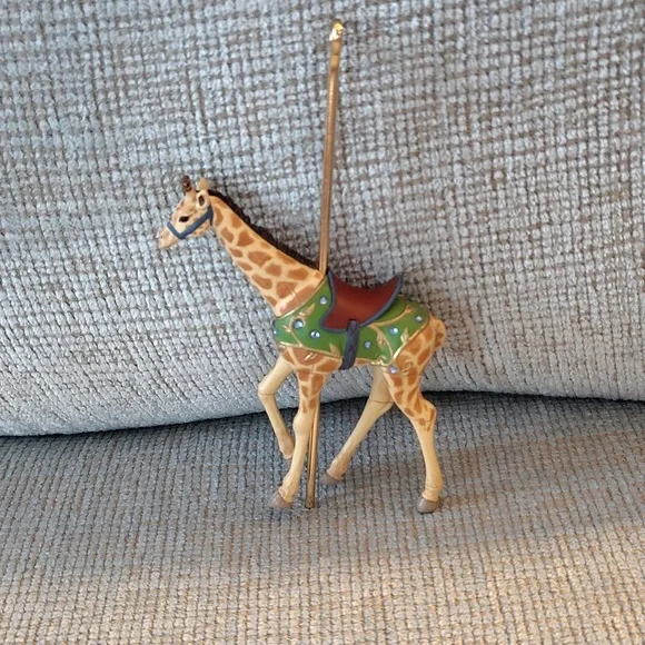 Proud giraffe 2005 carousel Ride rare find - Picture 2 of 5